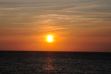 romantscher Sonnenuntergang am Atlantik in Fecamp - romantic sunset on the Atlantic in Fecamp