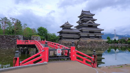 松本城天守閣（夏曇天）17.