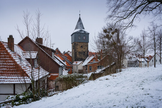 Winteransicht des Kehrwiederturms in Hildesheim, Deutschland