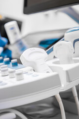 Thin and Wide Transducer Head for Ultrasonography on a Ultrasound Machine Close Up