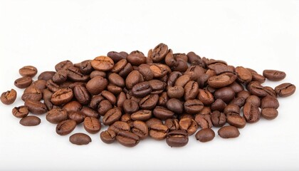 Naklejka premium Roasted Coffee Beans Scattered on White Background with Copy Space