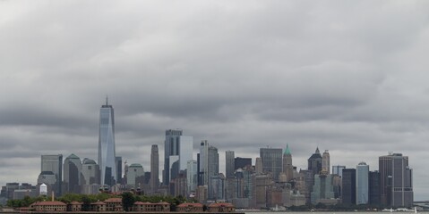 Obraz premium time lapse of clouds over city