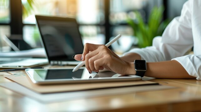 The hand with digital stylus