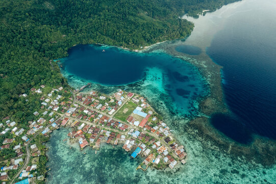 Aerial view of directly above a community along the coastline of Sulawesi Tengah, Indonesia; Luk Panenteng, Kecamatan Bulagi Utara, Kabupaten Banggai Kepulauan, Sulawesi Tengah, Indonesia