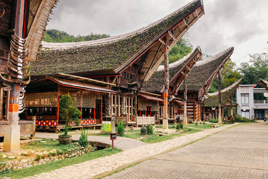 Tongkonan in the ancient village of Ke'te Kesu', ancient ancestral houses, North Toraja, Indonesia; Ke'te Kesu' Toraja, Rante Pao area, North Toraja, South Sulawesi, Indonesia