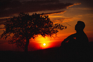 Man at sunset © Piotrek