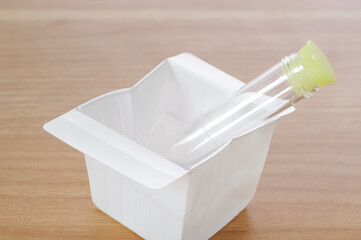 健康診断で使用する尿検査キット