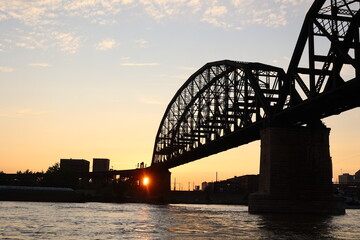 Naklejka premium MacArthur Bridge at Sunset