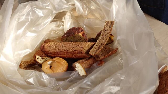 The surplus of unsold and uneaten bread is thrown into the trash. Craft and industrial bakeries, supermarkets, restaurants and canteens bread waste