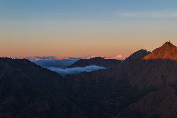 Fototapeta premium View of Mount Rinjani with sunrise in the morning