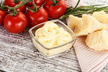 Cheese sauce in the bowl