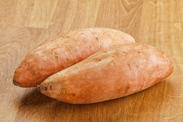 Raw batat root for baked