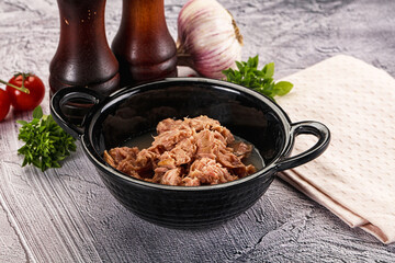 Canned tuna preserve for salad