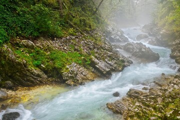 wąwóz Vintgar w jesiennej mgle © Jerzy