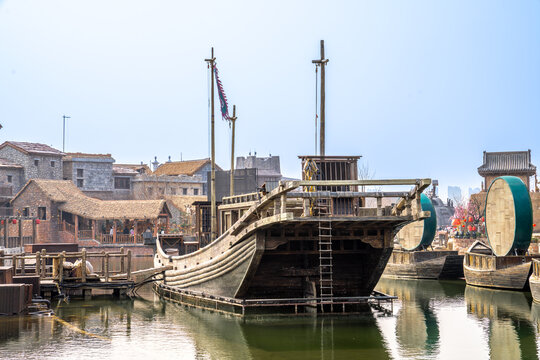 Ancient Boat and Waterfront Scenery in Kaifeng Great Song Wuxia City
