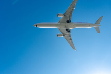 飛行機・青空