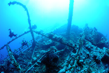 wreck - shipwreck) in scuba divers' slang - a type of dive in which a descent is made to sunken...
