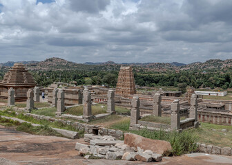 Fototapeta premium Hemakuta Hill Temple Complex, Hampi. India.