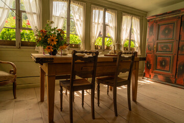 Alhütte mit rustikalem Wohnzimmer