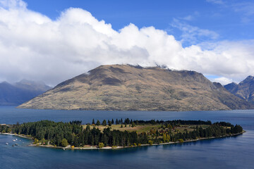 view to the Lake Wakatipu,  Kelvin Heights and The Remarkables Range in the background, Queenstown, Southland Otago, New Zealand