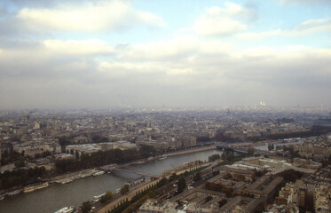 Fototapeta premium Blick vom Eiffelturm über Paris - 90er Jahre