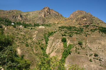 Fototapeta premium Suleymaniye Town, located in Gumushane, Turkey, is an ancient settlement with its old church, mosque and houses.