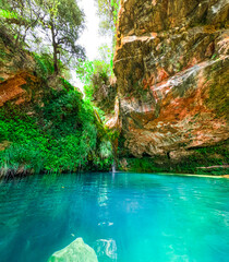 Preciosa cascada del río carbo en Villahermosa del río