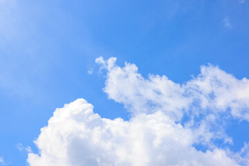 夏の青空と雲