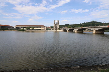 La rivière Moselle, ville de Pont à Mousson, département de la Meurthe et Moselle, France