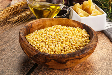 Dry raw wheat pasta - ptitim