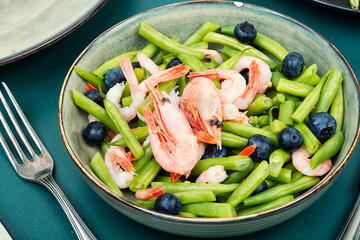 Green beans with shrimps