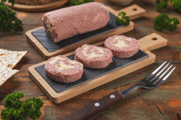 Chicken or ham flavoured pate roll
