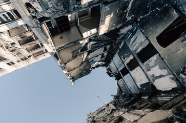 Fototapeta premium destroyed building in a city lost in the war in Ukraine
