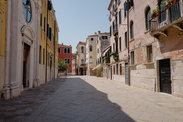 Fototapeta premium magnifique vue d'une ruelle de la ville de Venise en Italie