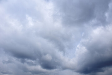 Obraz premium 雲の多い空、近づく嵐