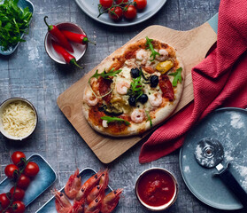 pizza with prawns and sun-dried tomatoes