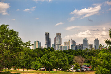 Fototapeta premium 2024-06-02 A VIEW OF THE CITY SKYLINE OF AUSTIN TEXAS FROM ZILKER PARK