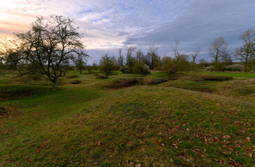 Abendstimmung im NSG Sulzheimer Gipshügel, Landkreis Schweinfurt, Unterfranken, Bayern, Deutschland.