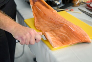 Krojenie ryby © TM 360