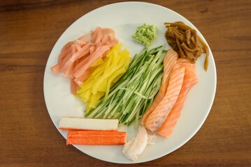 Warzywa i ryby na talerzu © TM 360