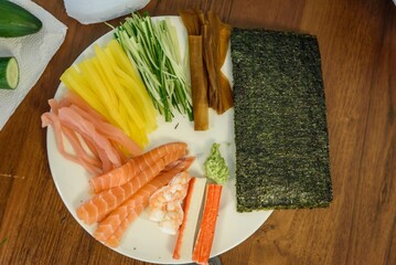 Warzywa i ryby na talerzu © TM 360