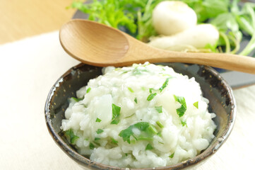 美味しそうな春の七草粥