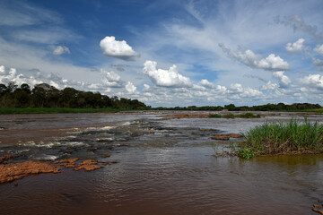 Large river with rapids in the interior of São Paulo

