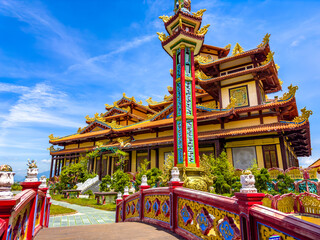 Obraz premium Quan The Am Pagoda in Da Nang, marble mountains, Vietnam