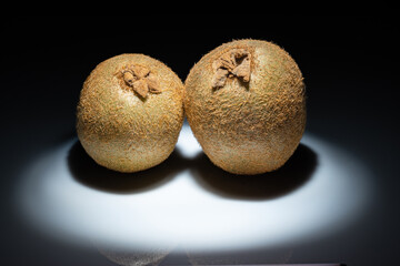 TROPICAL FRUITS - KIWI