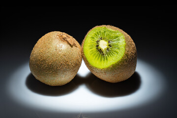 TROPICAL FRUITS - KIWI