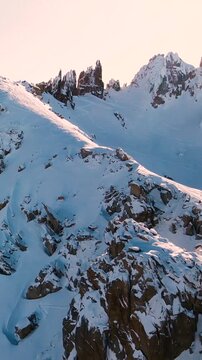 Invierno en la Monta&ntilde;a - Drone Video Vertical