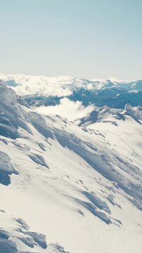 Invierno en la Monta&ntilde;a - Drone Video Vertical