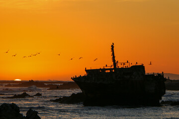 Obraz premium sunset on the beach