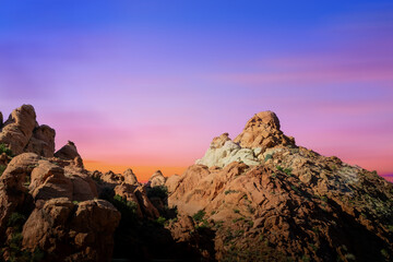 Obraz premium View from road trip with sunset over the mountains